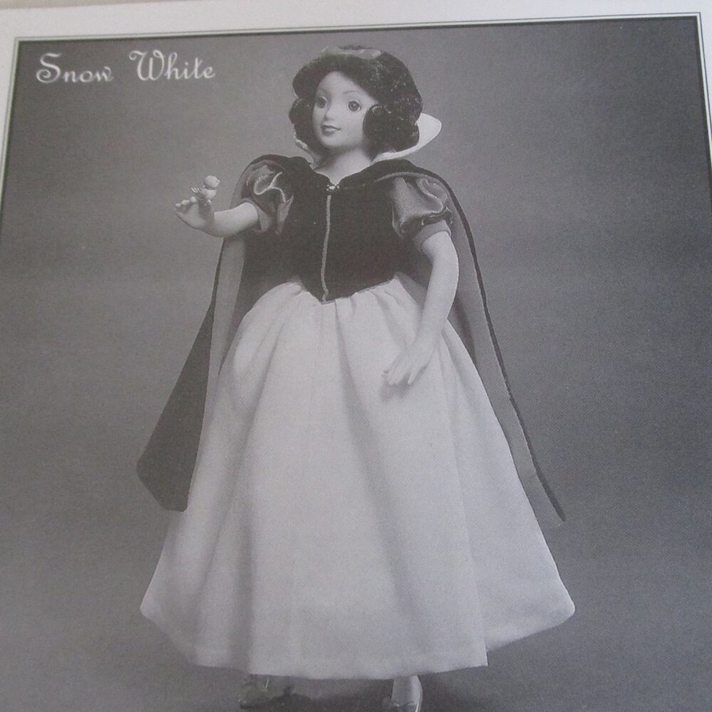 Snow White Porcelain Doll - Picture 4 of 10